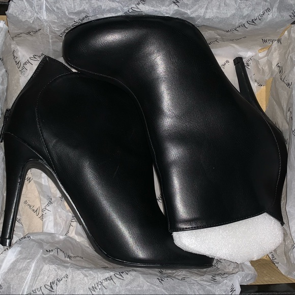 NWT Sz. 9 women’s 4” heel booties vegan leather by Michael Antonio - Picture 4 of 7